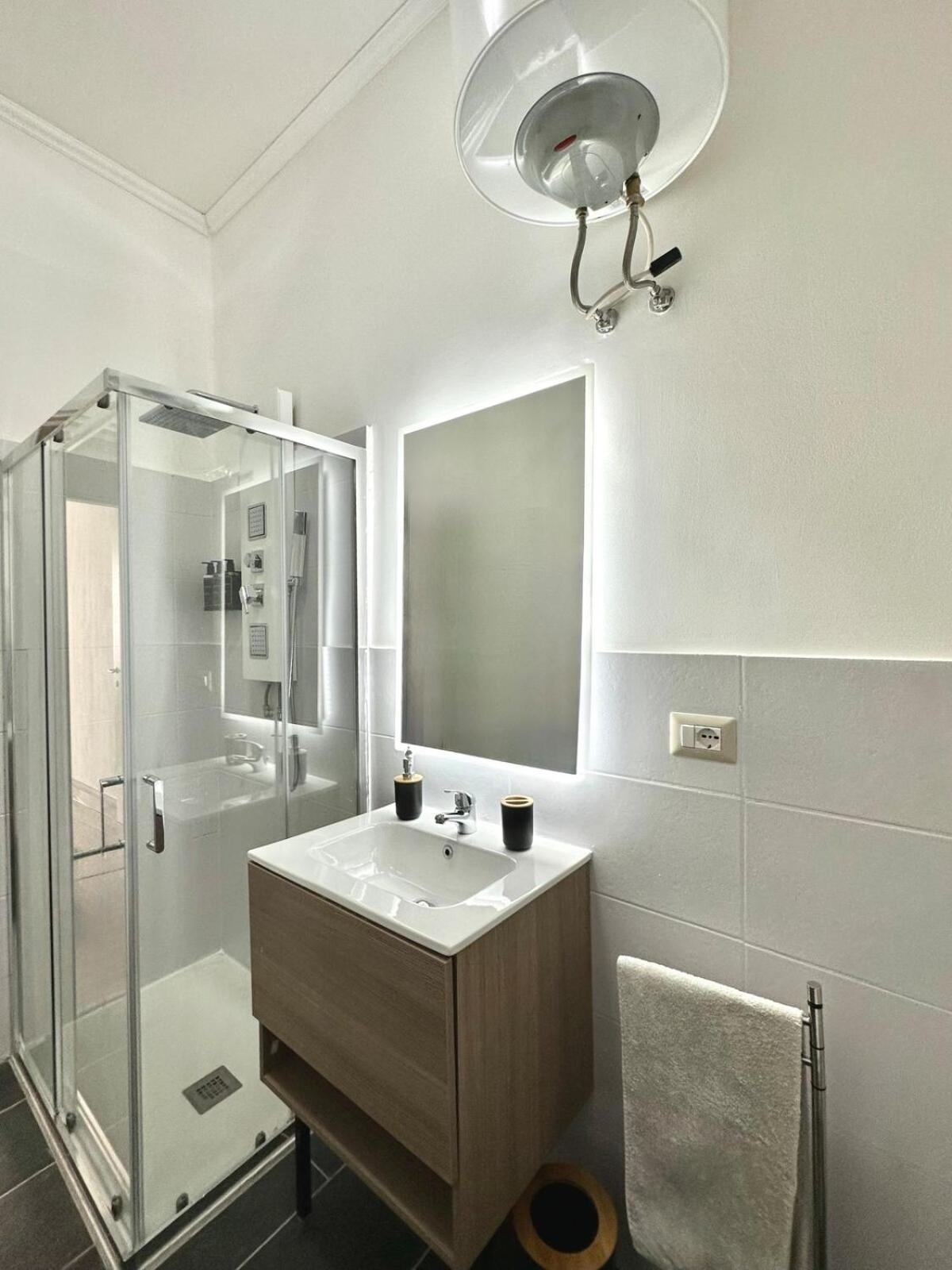 Rhome Apartment *